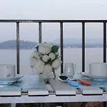 A Balcony On Maggiore ベルジラーテ