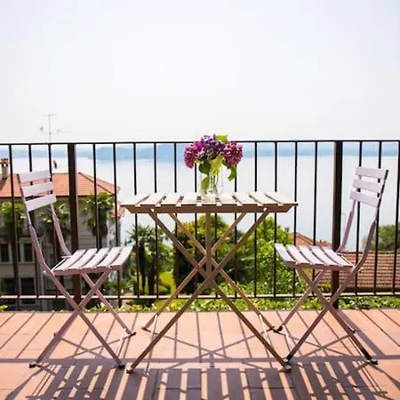 Apartamento A Balcony On Maggiore