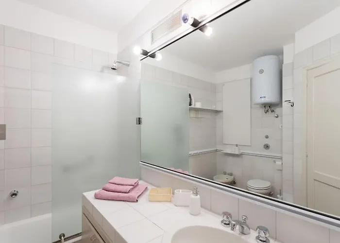 A Balcony On Maggiore Appartement