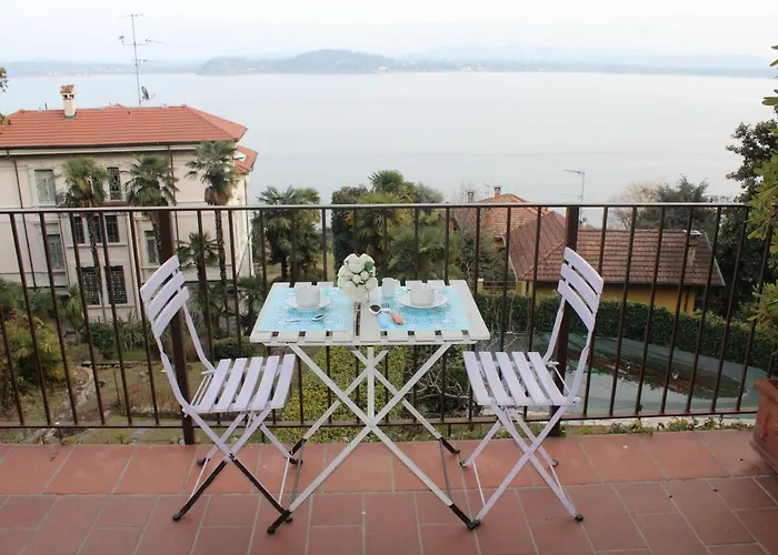 Appartement A Balcony On Maggiore *