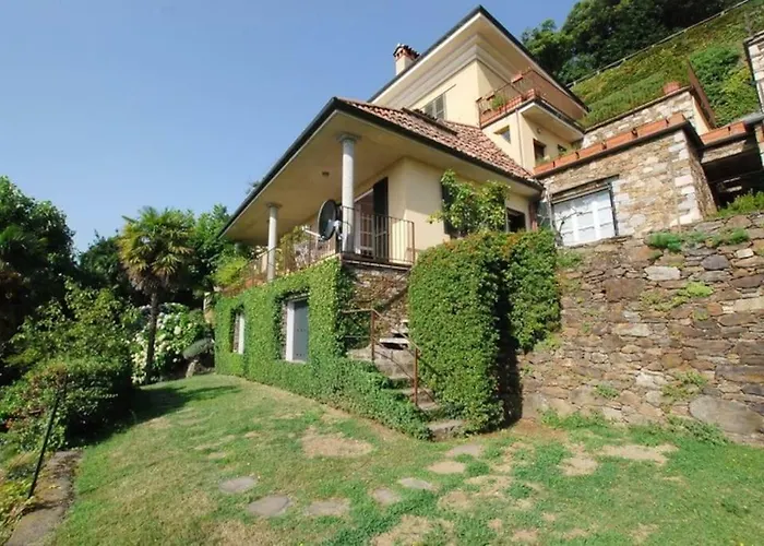 A Balcony On Maggiore Appartement